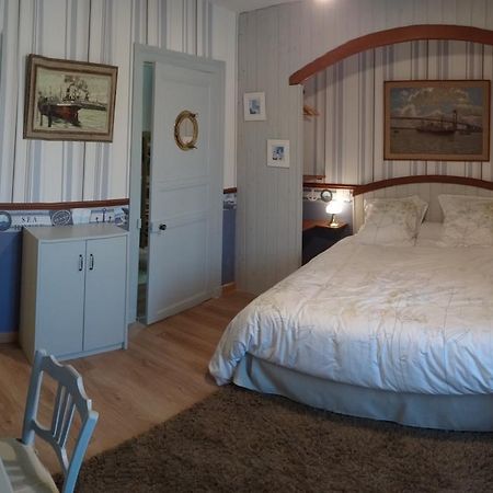 Logis Des Douves Bed & Breakfast Tiffauges Ngoại thất bức ảnh