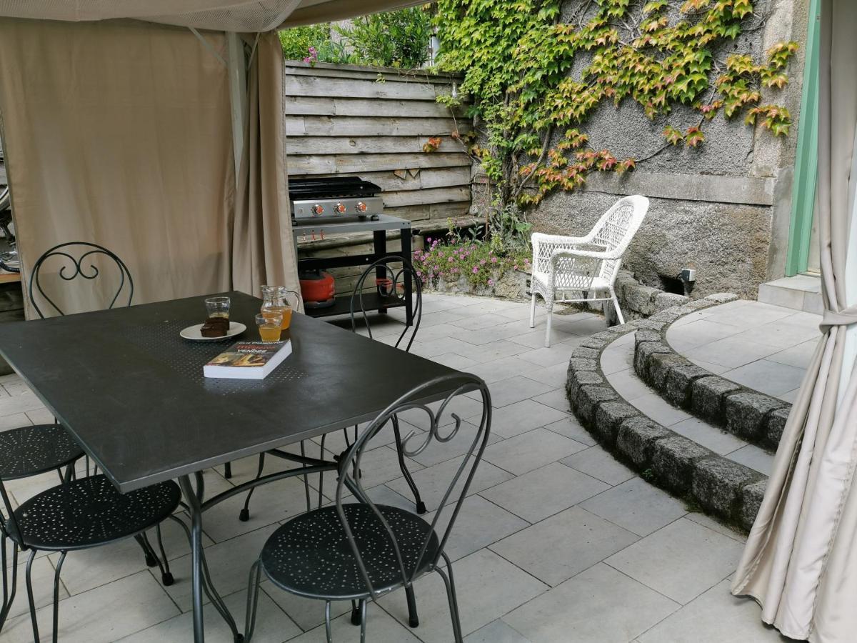 Logis Des Douves Bed & Breakfast Tiffauges Ngoại thất bức ảnh