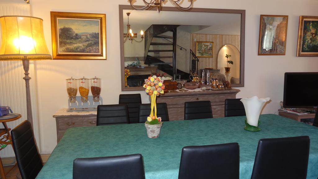 Logis Des Douves Bed & Breakfast Tiffauges Ngoại thất bức ảnh