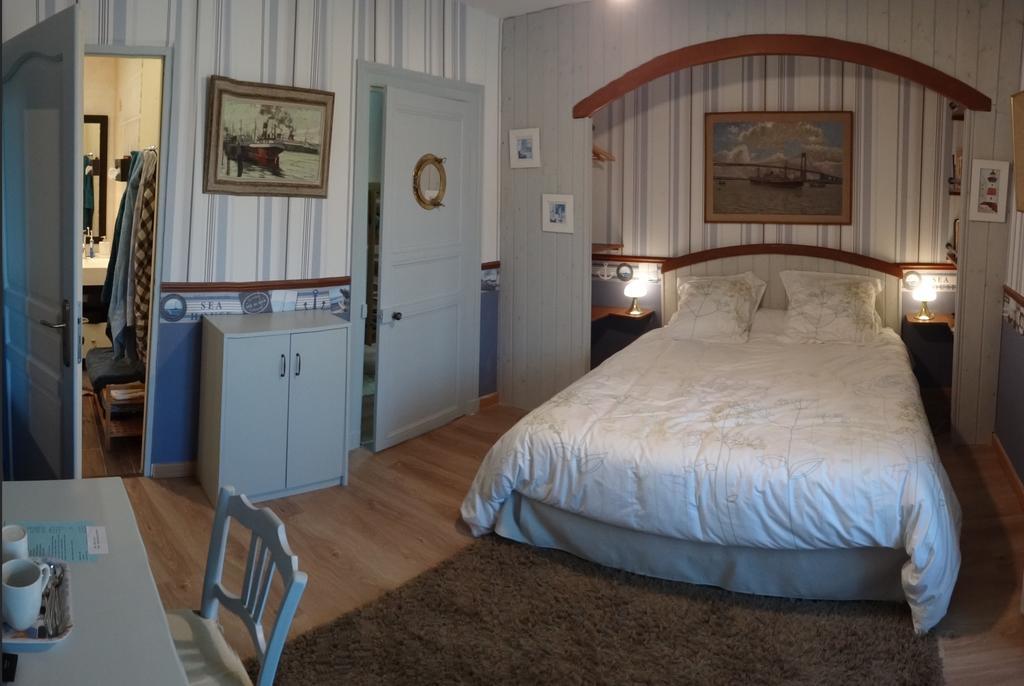 Logis Des Douves Bed & Breakfast Tiffauges Ngoại thất bức ảnh