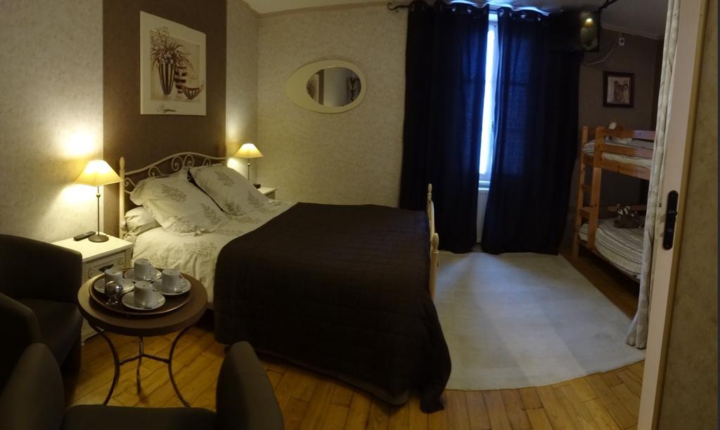 Logis Des Douves Bed & Breakfast Tiffauges Ngoại thất bức ảnh
