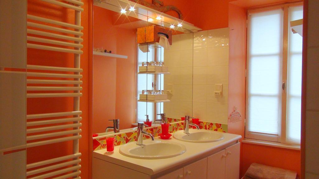 Logis Des Douves Bed & Breakfast Tiffauges Ngoại thất bức ảnh