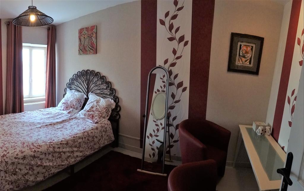 Logis Des Douves Bed & Breakfast Tiffauges Ngoại thất bức ảnh