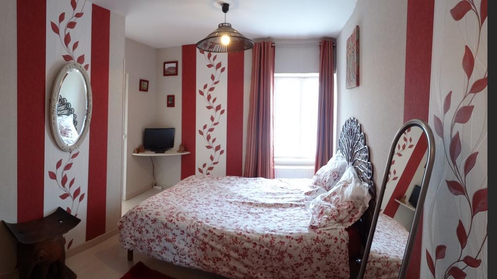 Logis Des Douves Bed & Breakfast Tiffauges Ngoại thất bức ảnh